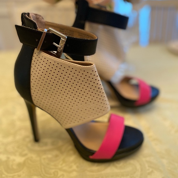 Juicy Couture multicolored stilettos - Picture 7 of 7